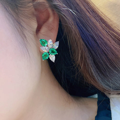 Etoilier Pear Cut Lab Created Emerald 18K Gold Earring