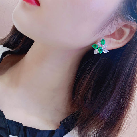 Etoilier Pear Cut Lab Created Emerald 18K Gold Earring