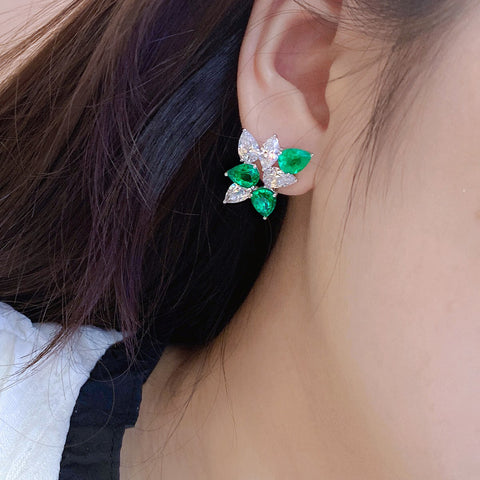 Etoilier Pear Cut Lab Created Emerald 18K Gold Earring