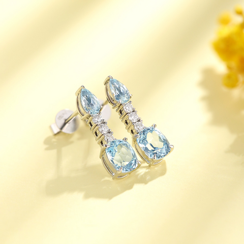 Etoilier Lab Created Aquamarine Oval Cut 18K Gold Earring