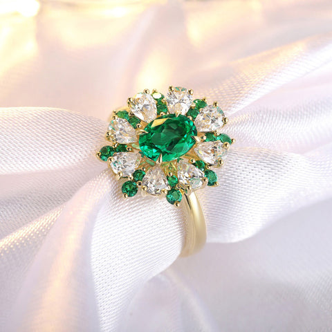 Etoilier Oval Cut Lab Created Emerald 18K Gold Ring