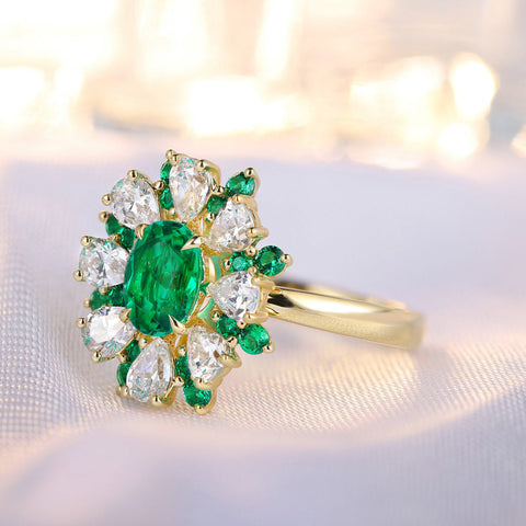 Etoilier Oval Cut Lab Created Emerald 18K Gold Ring